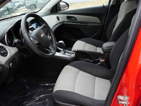 Used 2015 Chevrolet Cruze LS image 2