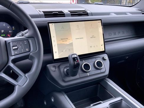 New 2026 Land Rover Defender 110 X-Dynamic SE image 6