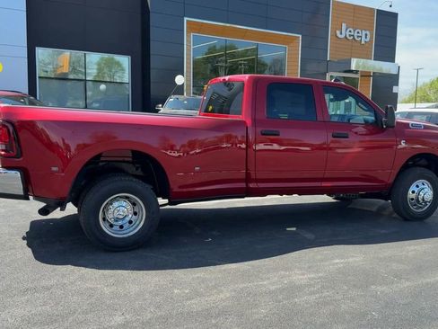 New 2026 RAM 3500 Tradesman AWD/4WD image 7
