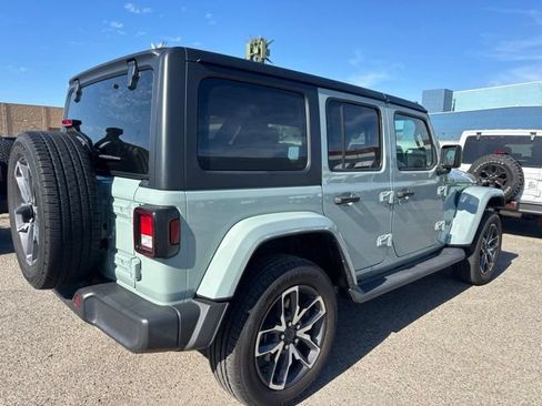 Used 2024 Jeep Wrangler Unlimited w/ Convenience Group AWD/4WD image 5