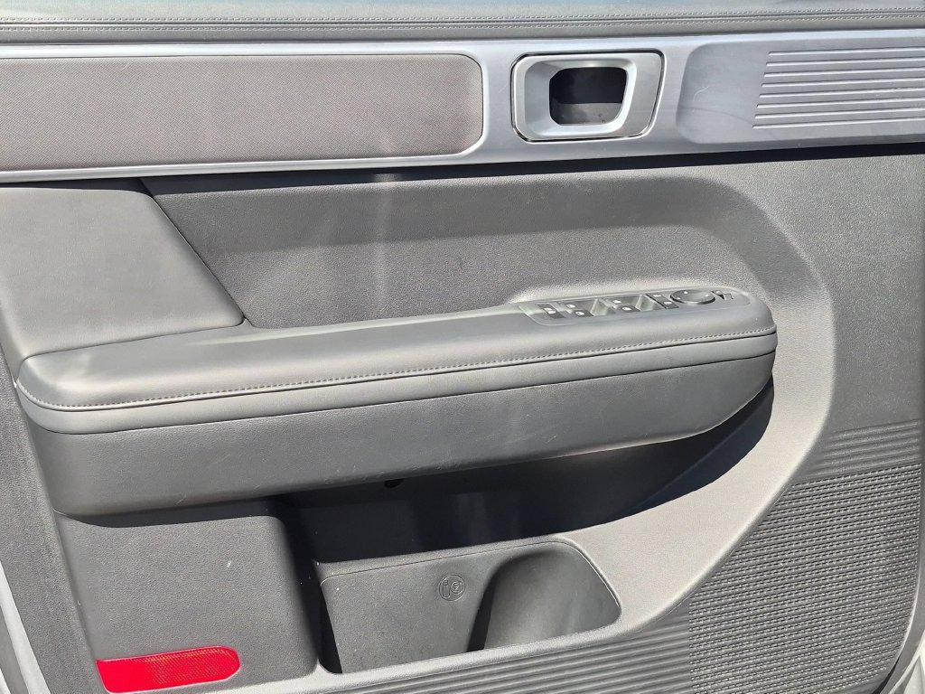Used 2025 Hyundai Santa Fe SEL AWD/4WD image 11