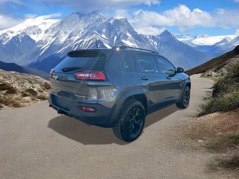 Used 2016 Jeep Cherokee Trailhawk w/ Comfort/Convenience Group image 5