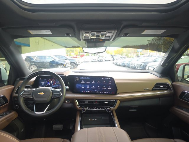 Used 2026 Chevrolet Suburban High Country AWD/4WD image 14