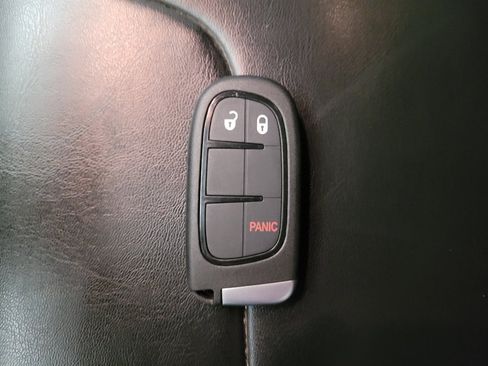 Used 2020 Jeep Cherokee Latitude Plus FWD image 32