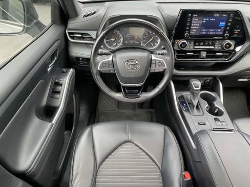 Used 2022 Toyota Highlander XSE image 15