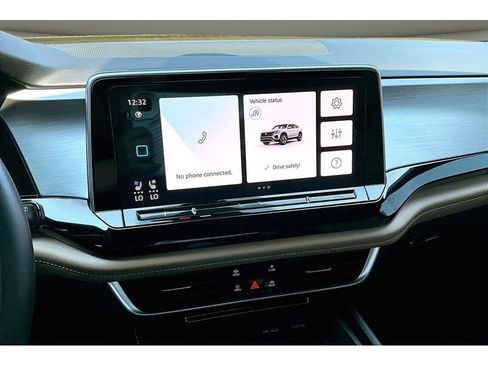 Used 2024 Volkswagen Atlas Cross Sport SE FWD image 9