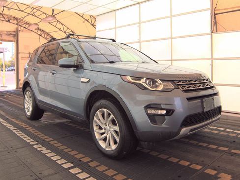 Used 2019 Land Rover Discovery Sport HSE AWD/4WD image 4
