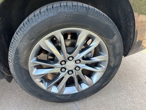 Used 2022 Buick Enclave Avenir w/ Avenir Technology Package image 11