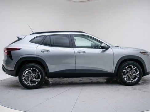 New 2026 Chevrolet Trax LT w/ Driver Confidence Package image 9