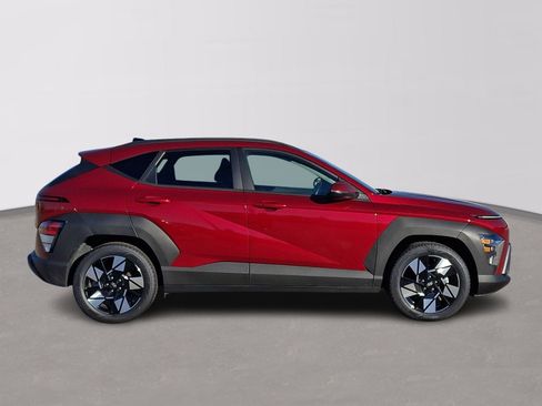 Used 2025 Hyundai Kona SEL image 7