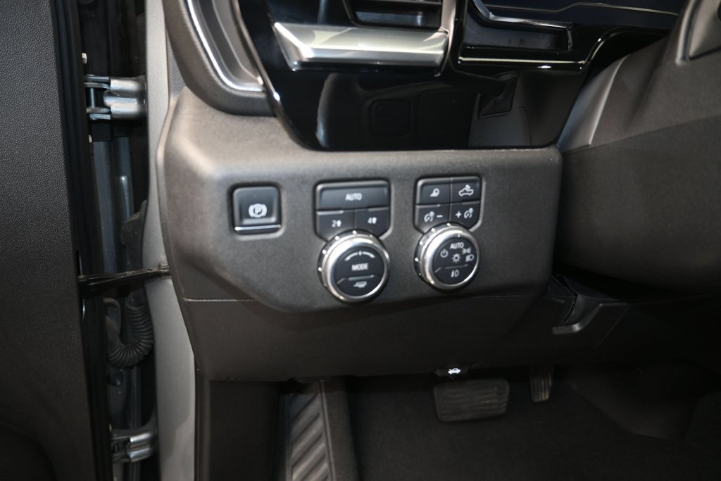 Used 2025 GMC Sierra 1500 SLT AWD/4WD image 12