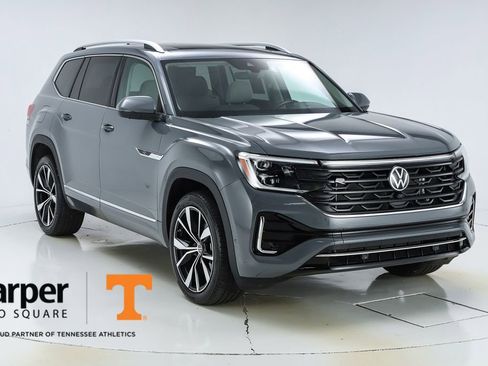 Used 2025 Volkswagen Atlas SEL Premium R-Line image 15