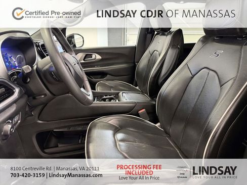 Used 2024 Chrysler Pacifica Premium FWD image 20