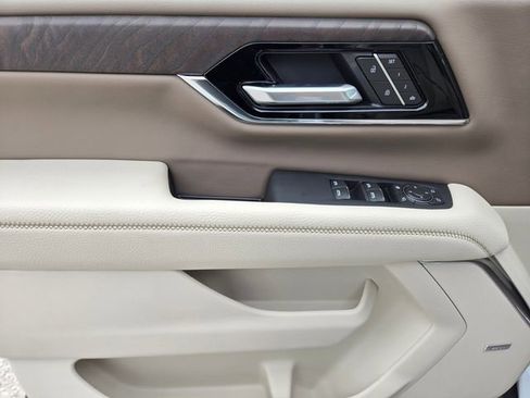 New 2026 GMC Yukon XL Denali w/ Denali Reserve Package AWD/4WD image 11