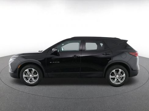 Used 2025 Chevrolet Blazer LT FWD image 4