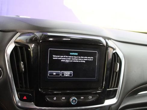 Used 2019 Chevrolet Traverse LT w/ LPO, Blackout Package AWD/4WD image 19