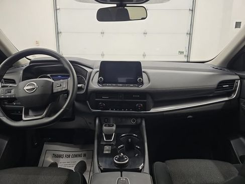 Used 2025 Nissan Rogue SV AWD/4WD image 13