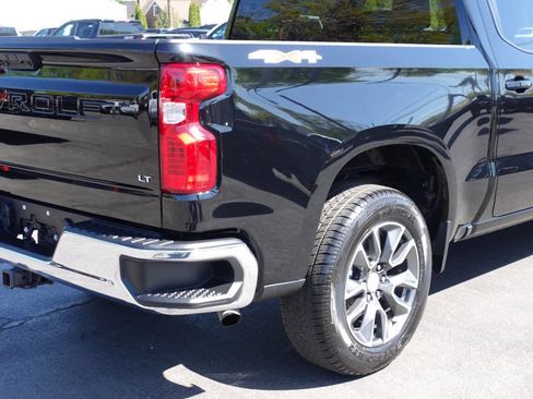 Used 2023 Chevrolet Silverado 1500 LT AWD/4WD image 10