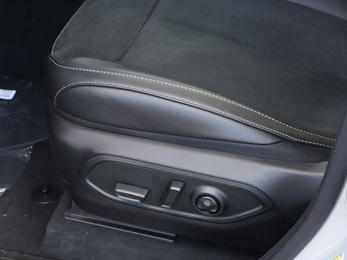 New 2025 Jeep Grand Cherokee Altitude AWD/4WD image 13