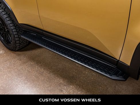 Used 2025 Toyota Land Cruiser image 12