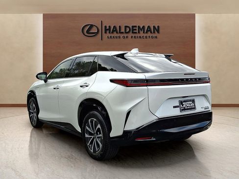 Used 2024 Lexus RZ 450e Premium w/ Technology Package AWD/4WD image 4