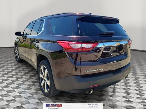 Used 2020 Chevrolet Traverse LT w/ LT Premium Package AWD/4WD image 3