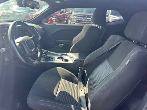 Used 2022 Dodge Challenger GT RWD image 12