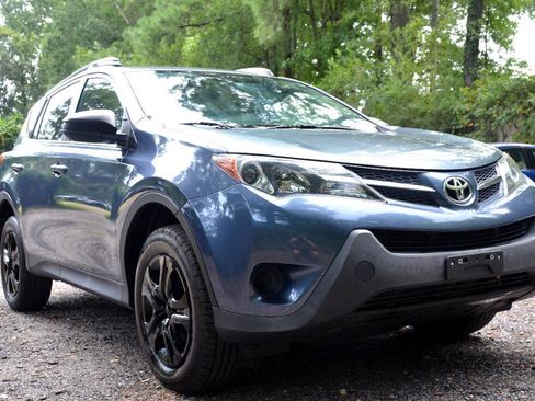 Used 2014 Toyota RAV4 LE AWD/4WD image 3