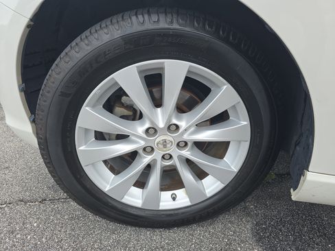 Used 2013 Toyota Venza XLE w/ XLE Premium Pkg FWD image 34