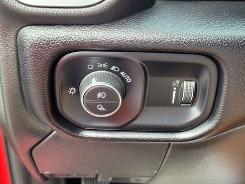 Used 2024 RAM 2500 Big Horn w/ Night Edition AWD/4WD image 14