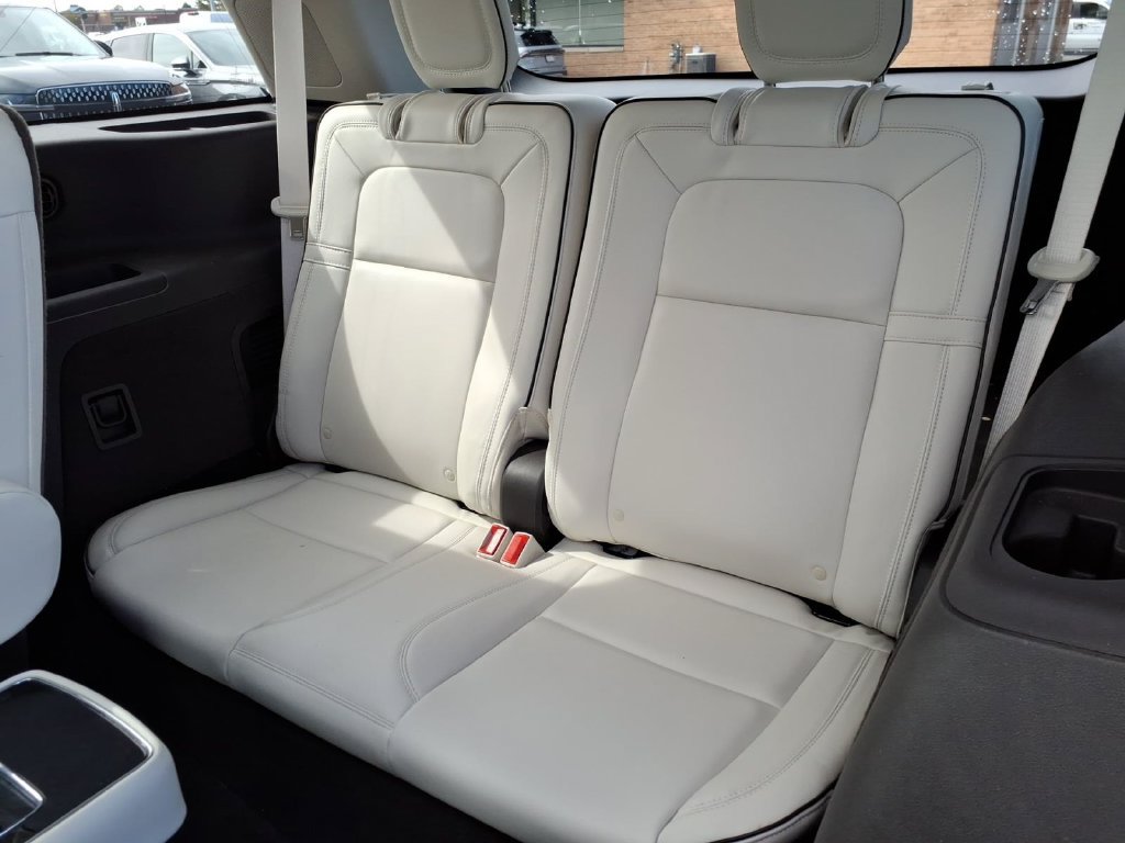 Used 2024 Lincoln Aviator Black Label AWD/4WD image 13