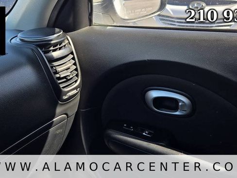 Used 2018 Kia Soul + FWD image 40