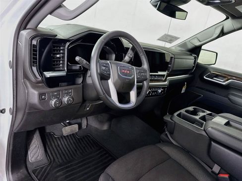 New 2026 GMC Sierra 1500 SLE w/ Preferred Package AWD/4WD image 3