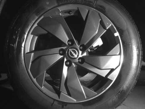 Used 2025 Nissan Rogue SV image 14