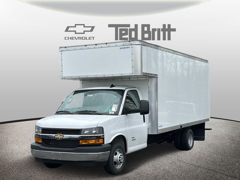 New 2024 Chevrolet Express 4500 Extended w/ Power Convenience Package image 3