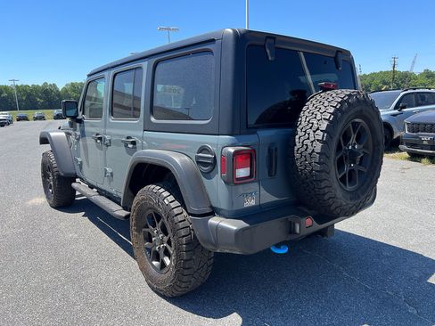 Used 2024 Jeep Wrangler Unlimited AWD/4WD image 3