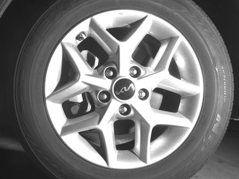 Used 2025 Kia Soul LX w/ LX Technology Package image 17