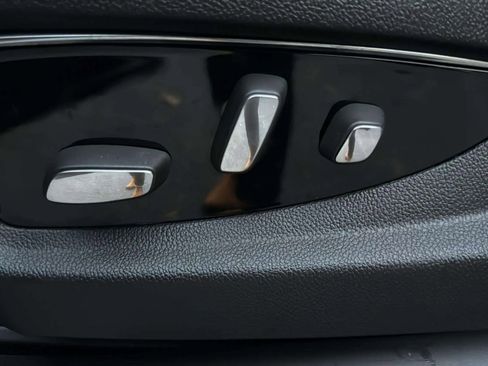 Used 2018 Cadillac Escalade ESV Premium Luxury image 41