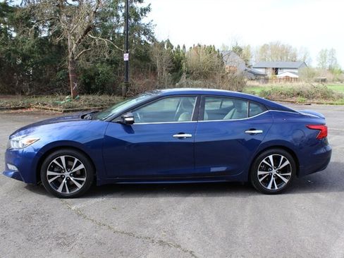 Used 2018 Nissan Maxima Platinum w/ Interior Lighting Package image 7