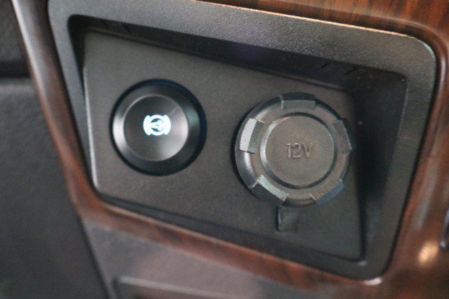 Used 2015 Ford F250 Lariat w/ Lariat Interior Package AWD/4WD image 45