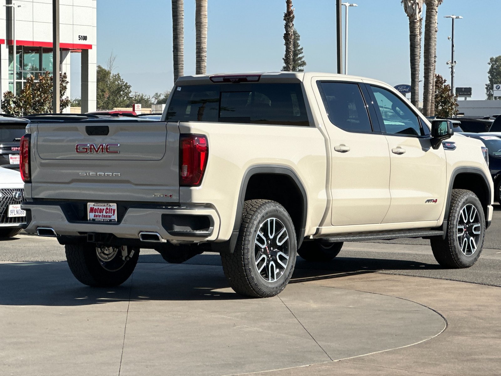 New 2026 GMC Sierra 1500 AT4 w/ AT4 Premium Package AWD/4WD image 4