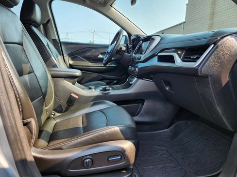 Used 2023 GMC Terrain SLT w/ LPO, Floor Liner Package AWD/4WD image 10