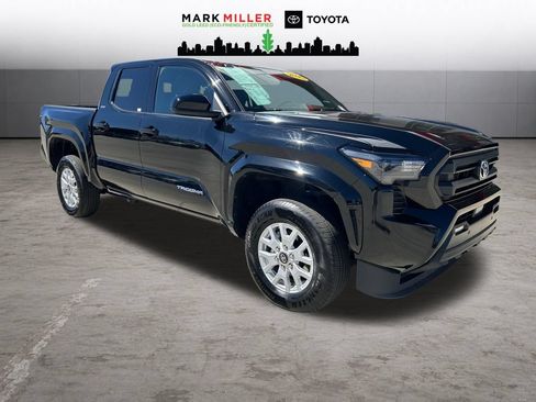 Certified 2025 Toyota Tacoma SR5 AWD/4WD image 8