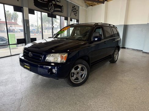 Used 2005 Toyota Highlander 2WD image 3