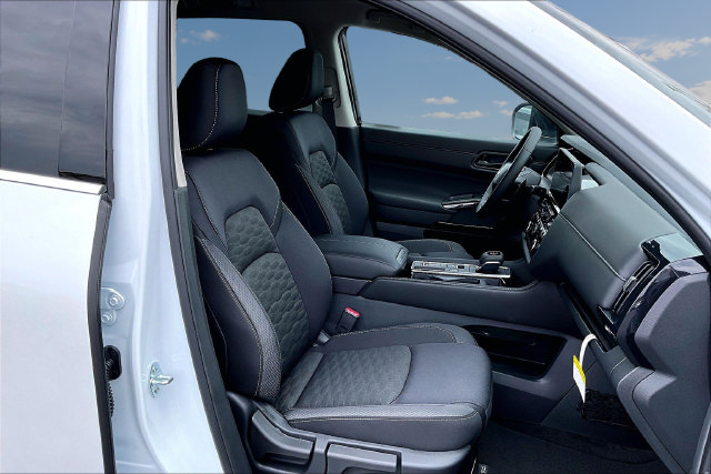 New 2026 Nissan Pathfinder SV w/ Cargo Package FWD image 9