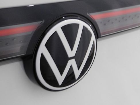 Used 2023 Volkswagen ID.4 Pro image 5