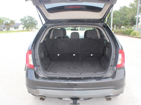 Used 2011 Ford Edge SEL FWD image 27