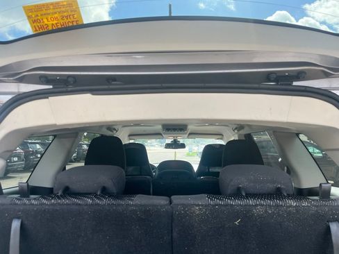 Used 2018 Dodge Journey SXT w/ Connectivity Group FWD image 9