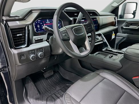 New 2026 GMC Sierra 2500 Denali w/ Denali Reserve Package image 9