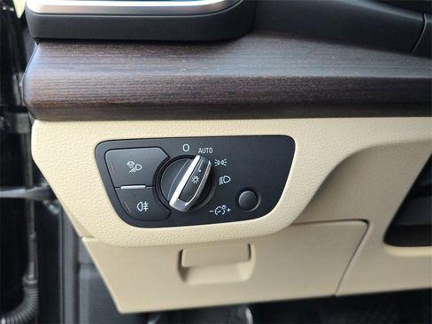 Certified 2023 Audi Q5 2.0T Premium w/ Convenience Package image 29